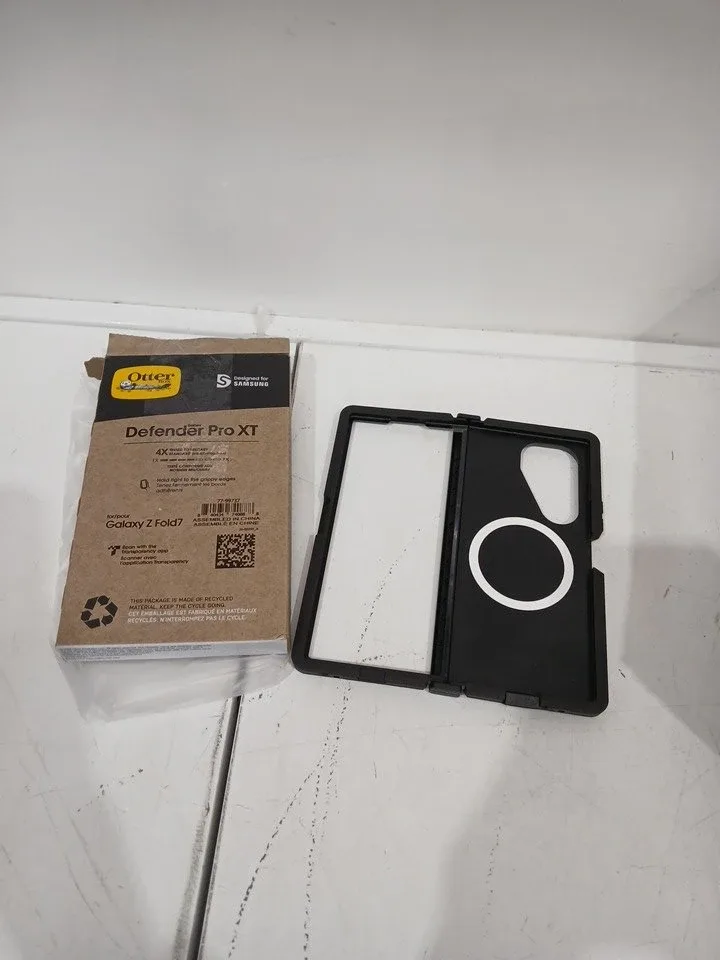NEW -Otterbox Samsung Galaxy Z Fold 7 Case image indicator(2)