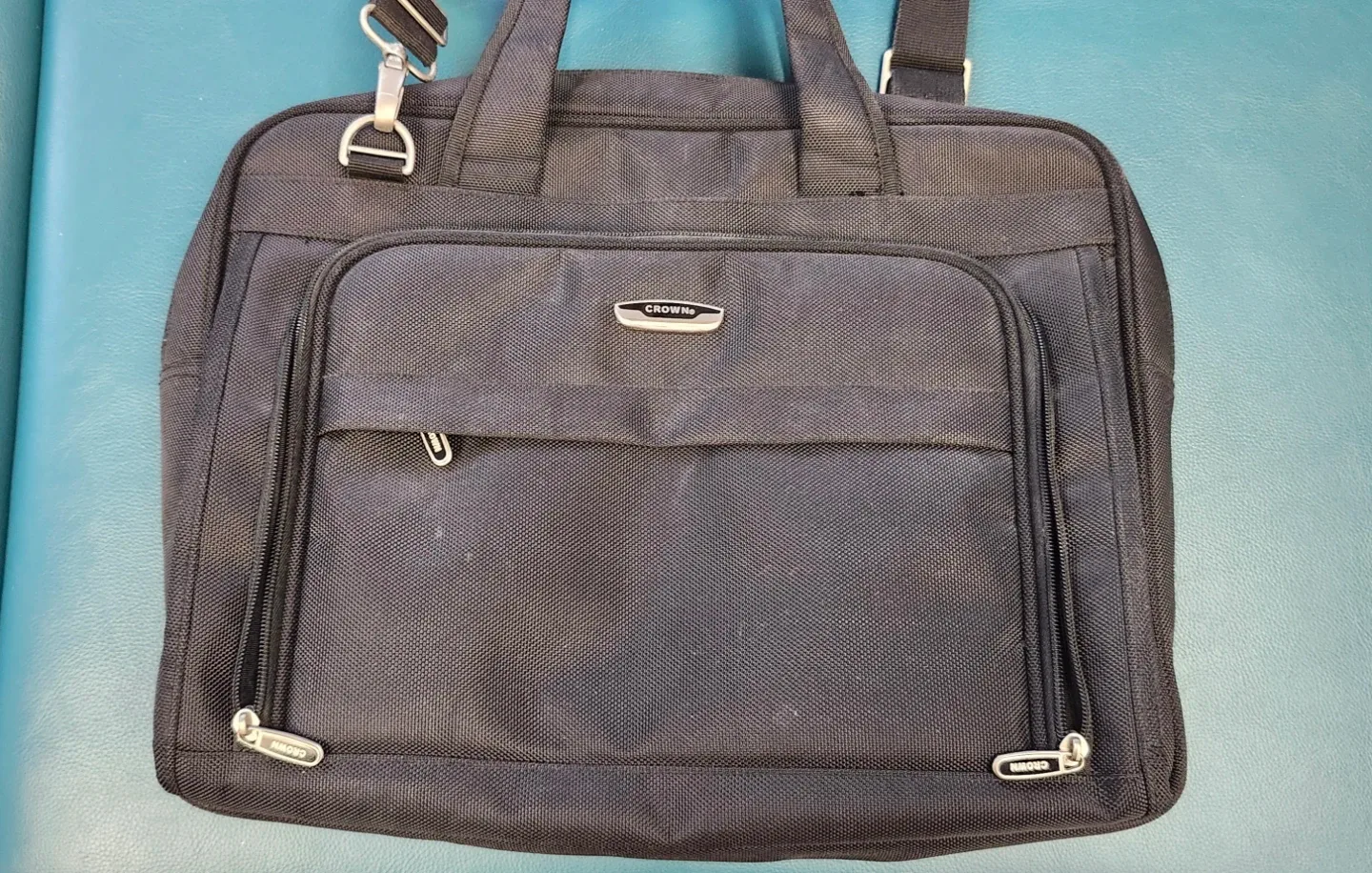 Crown Black Padded Laptop Bag image indicator(2)