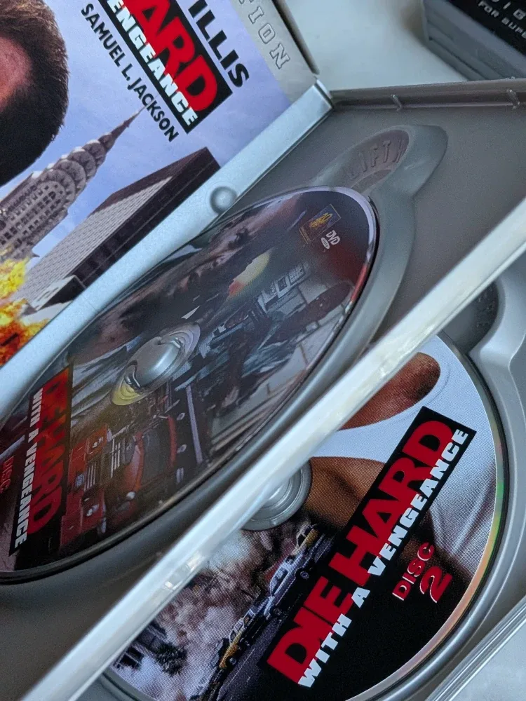 Die Hard DVD Collection (4 Movies) image indicator(8)