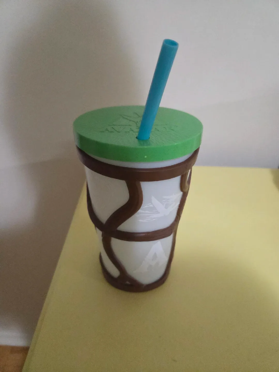 Avatar Cup with Lid and Straw thumbnail