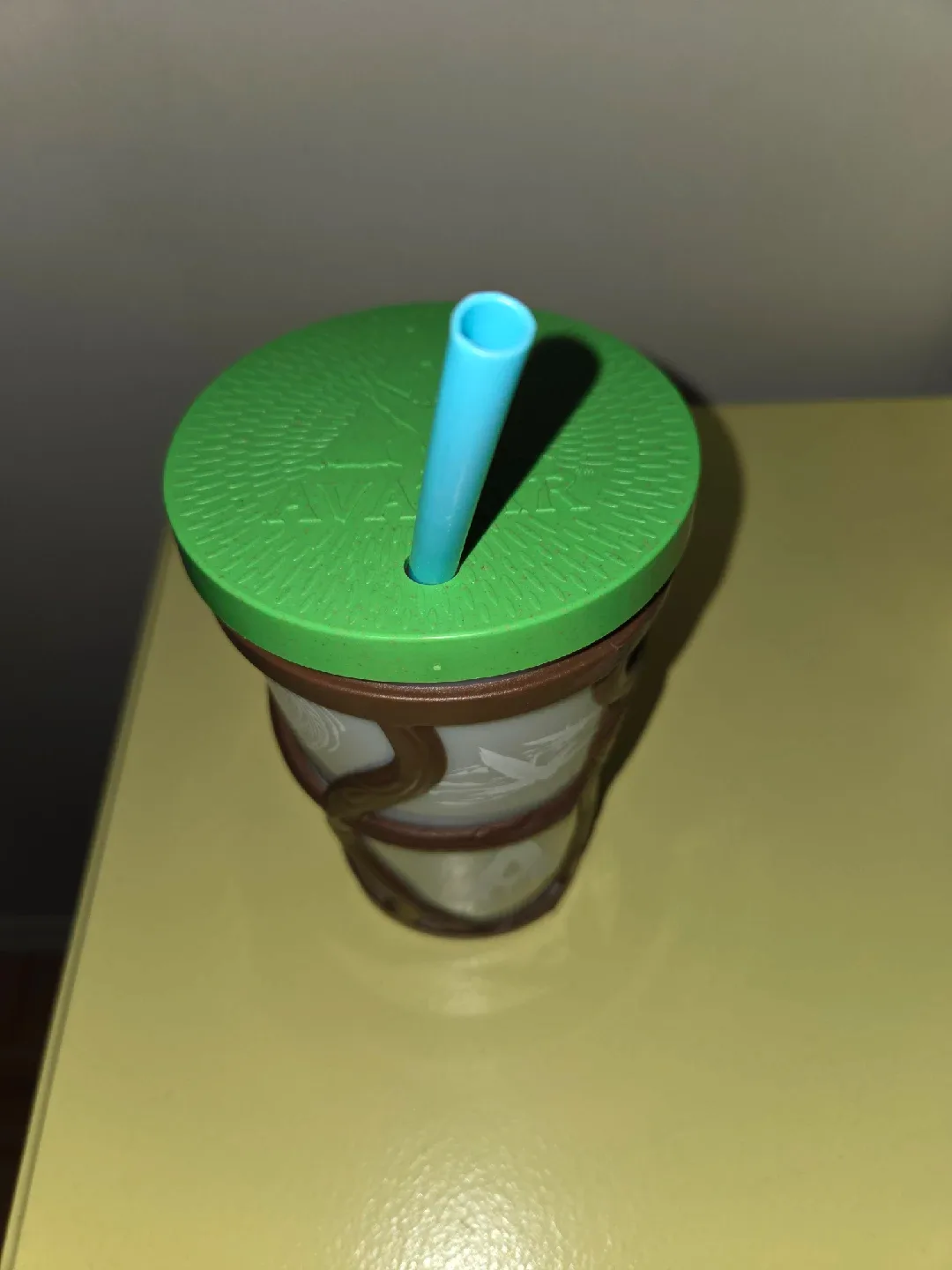 Avatar Cup with Lid and Straw image indicator(2)