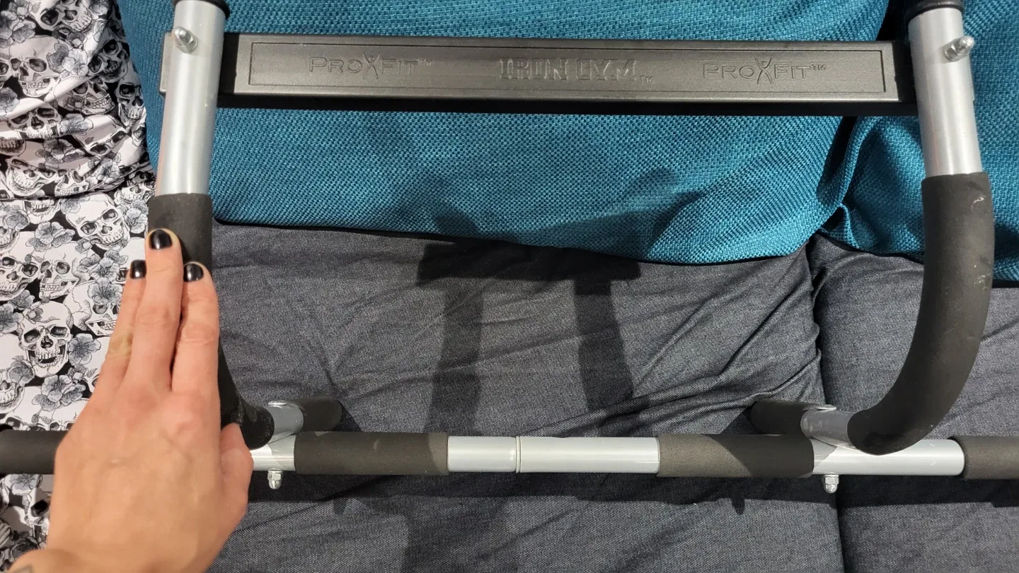 Iron Gym Pro Fit Pull Up Bar image indicator(2)