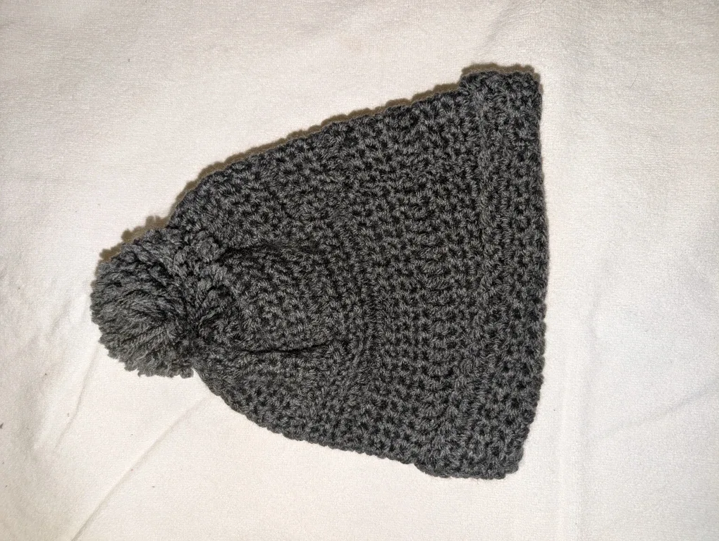 Hand knit hat unisex