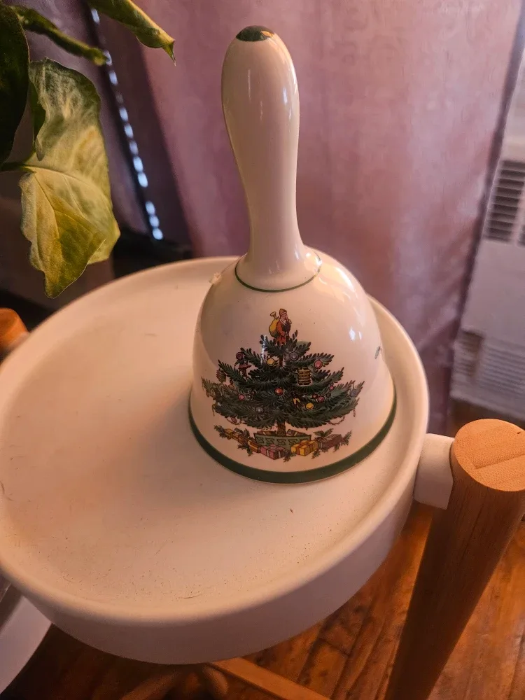 SPADE  X-mas tree dinner handled bell