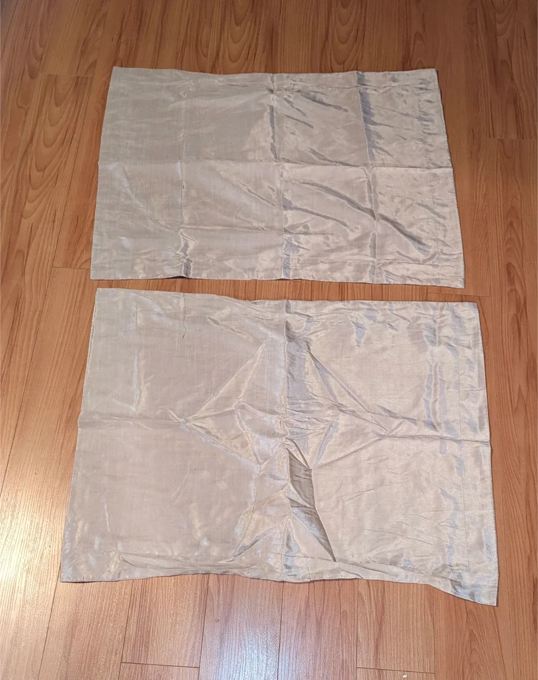 Queen Bedding (Duvet Cover, Bed Skirt and Pillow Cases) image indicator(3)