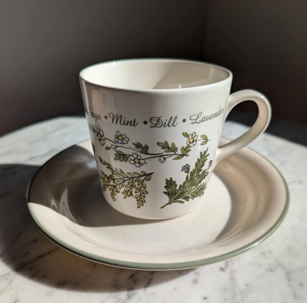 Set of 4 Corelle Coordinates Stoneware Mug & Saucer