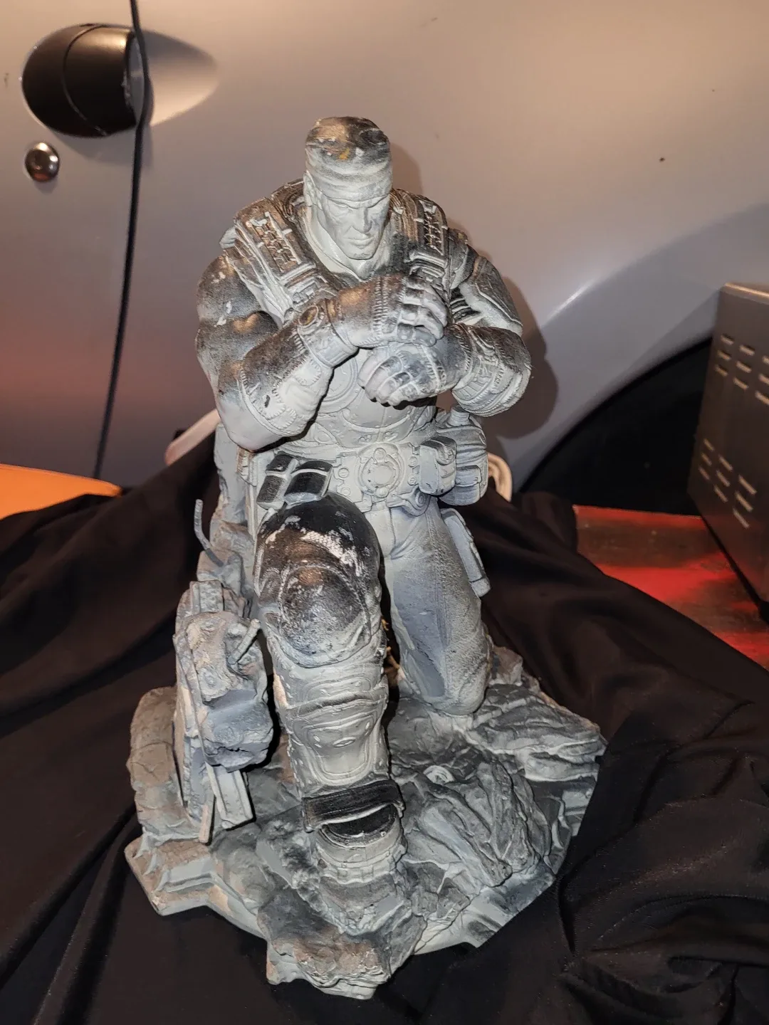 Gears of War Marcus Fenix Statue image indicator(2)