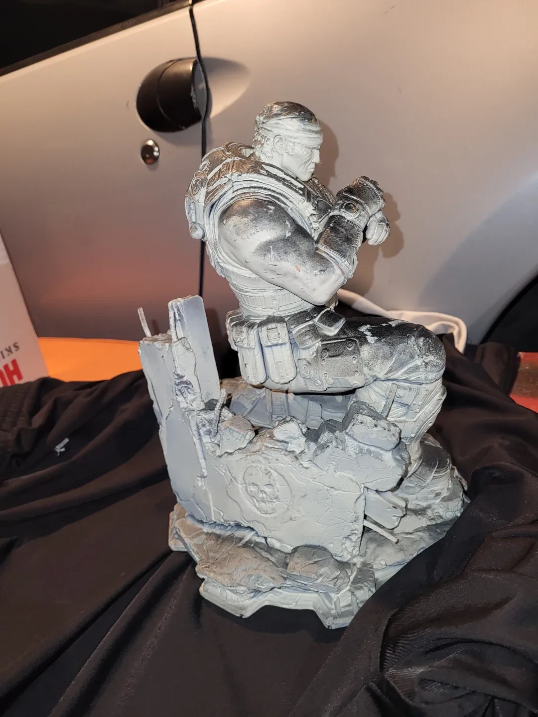 Gears of War Marcus Fenix Statue image indicator(3)