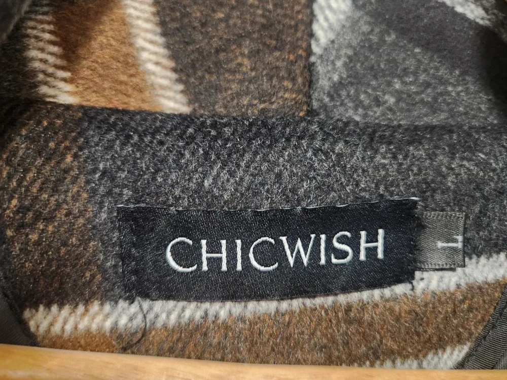 Chicwish Plaid Belted Coat - Size L image indicator(3)