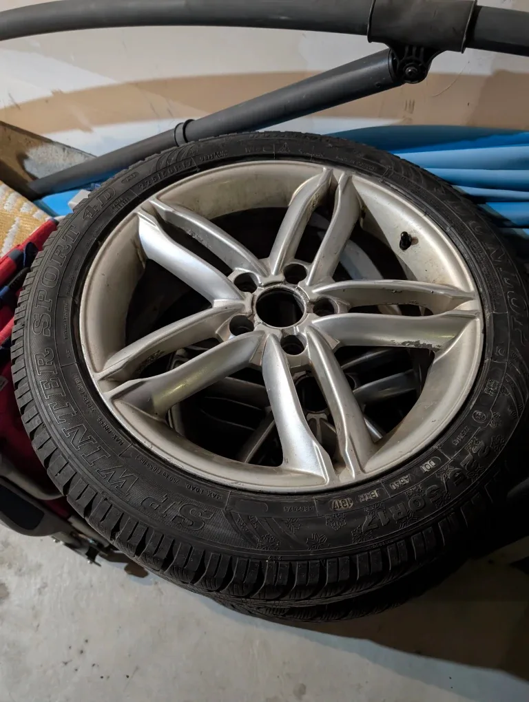 Set of 4 Winter Tires 225/50R17 image indicator(2)