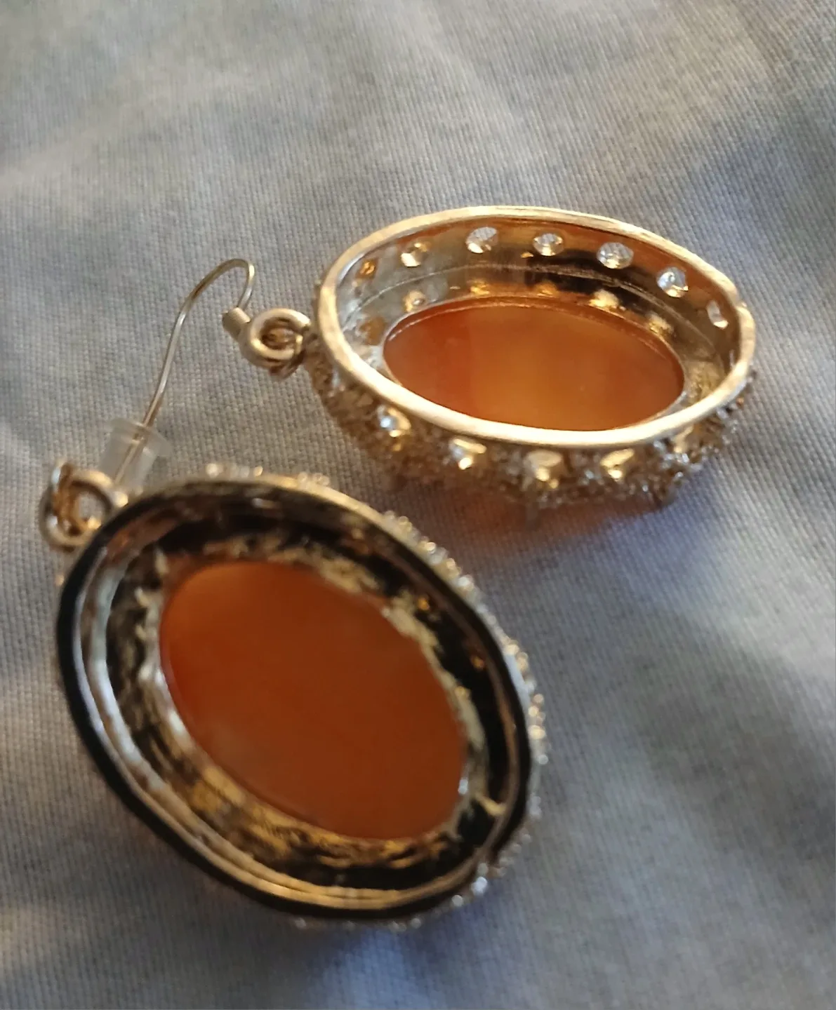 VINTAGE STYLE cameo earrings image indicator(2)