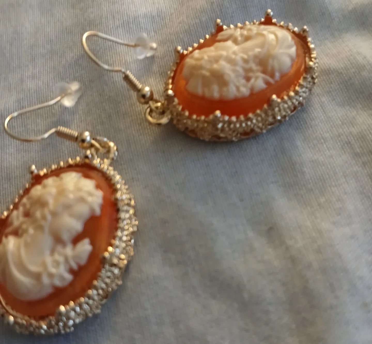 VINTAGE STYLE cameo earrings image indicator(3)