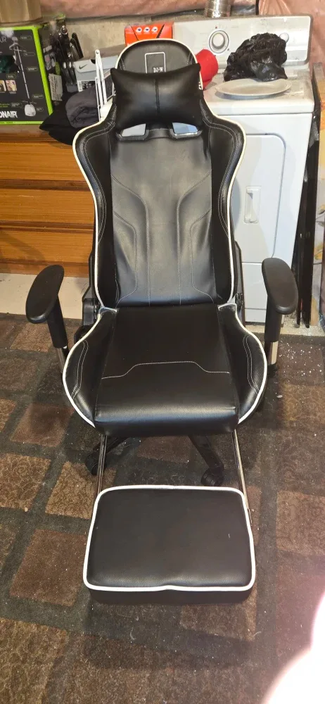 Gaming Chair - Black & White image indicator(2)