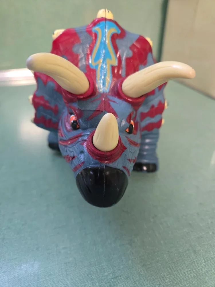 Movable Triceratops Dinosaur