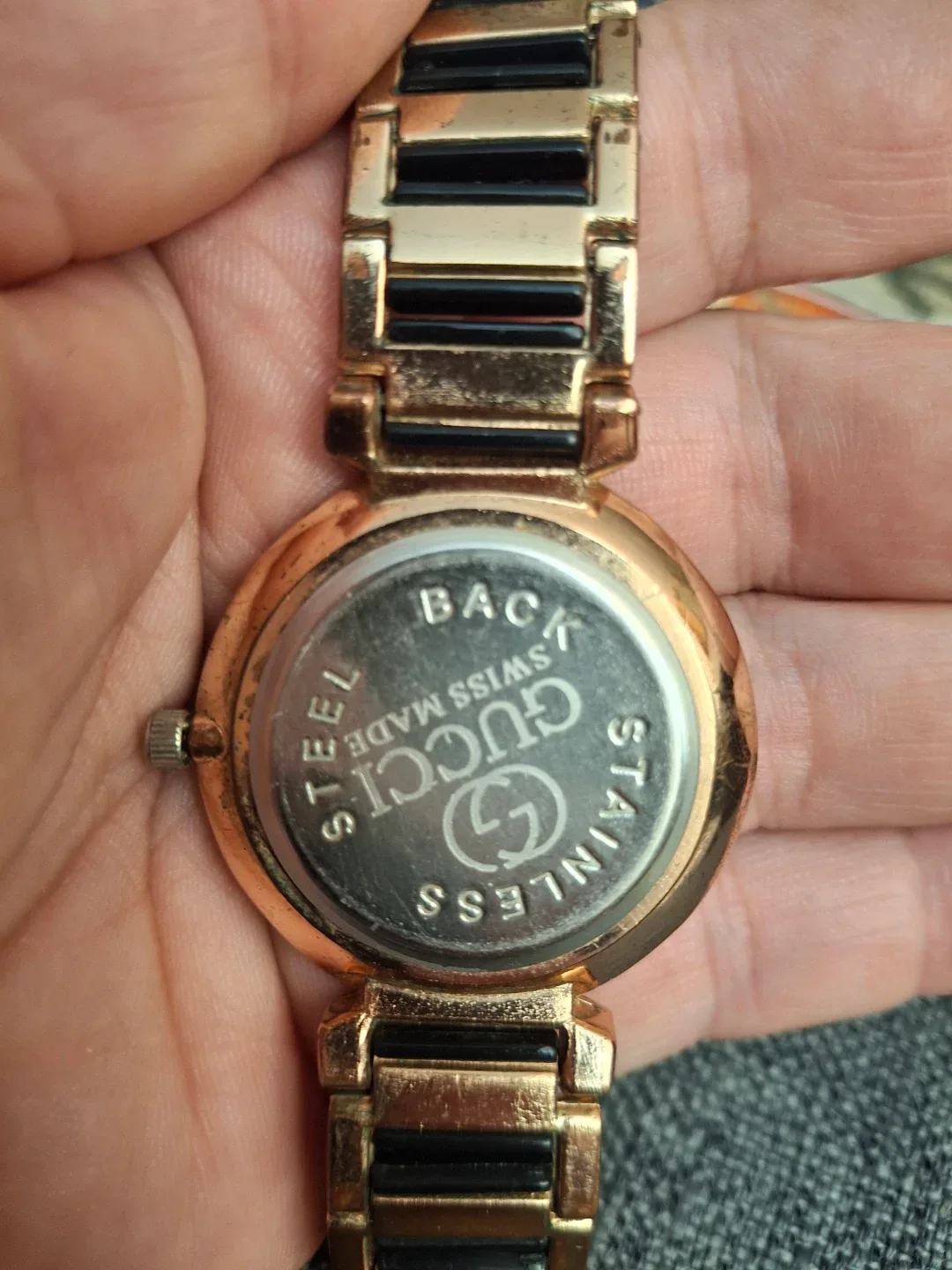 Gucci Quartz Ladies Watch - Rose Gold & Black image indicator(4)
