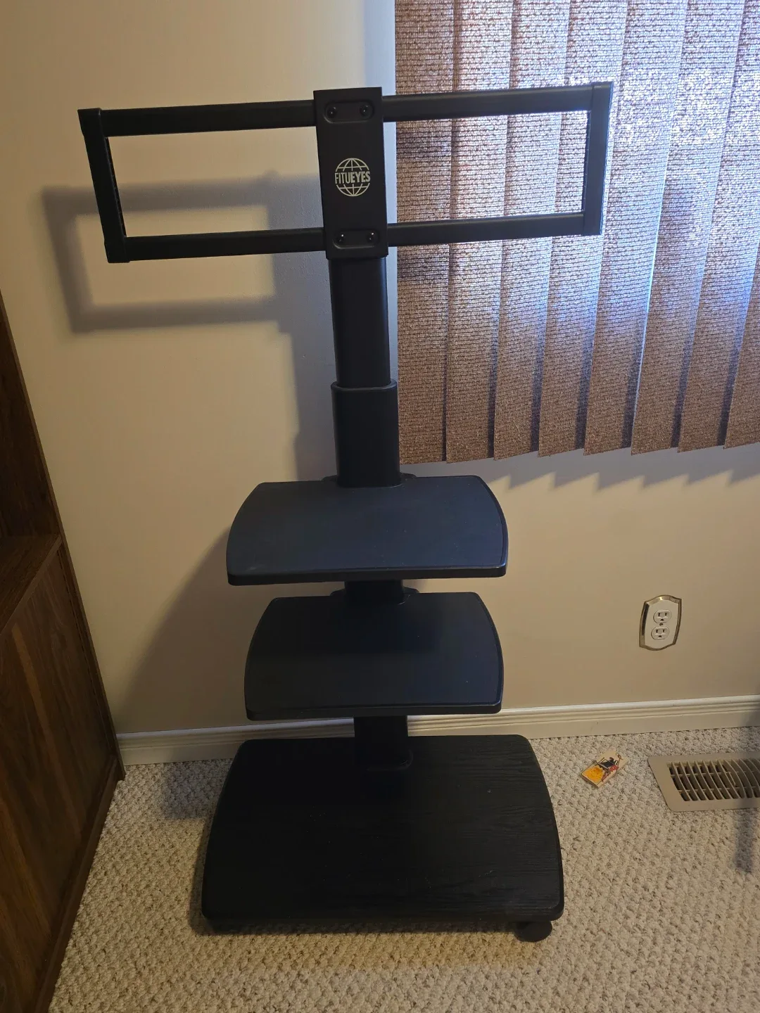 FITUEYES Mobile TV Stand for 32-70 Inch TVs