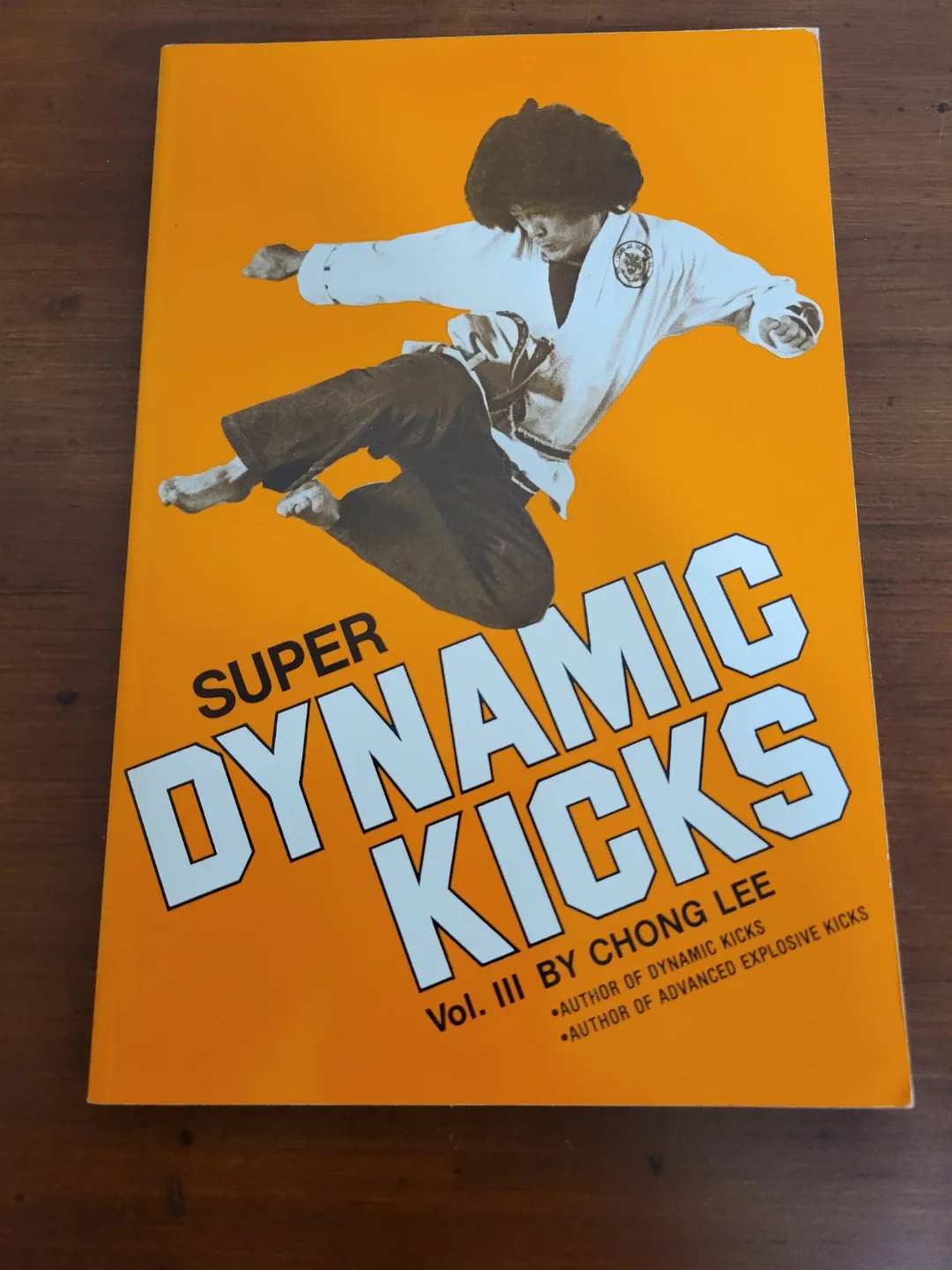 Dynamic Kicks Book Set by Chong Lee image indicator(4)
