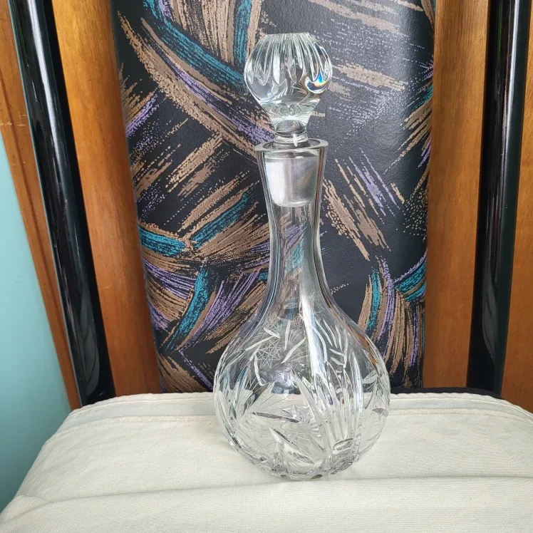 Crystal Glass Decanter image indicator(2)