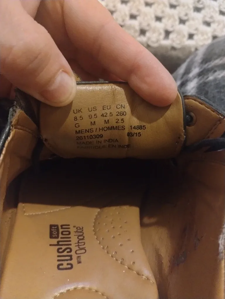 Clarks Black Leather Dress Shoes - Size 9.5 US image indicator(6)