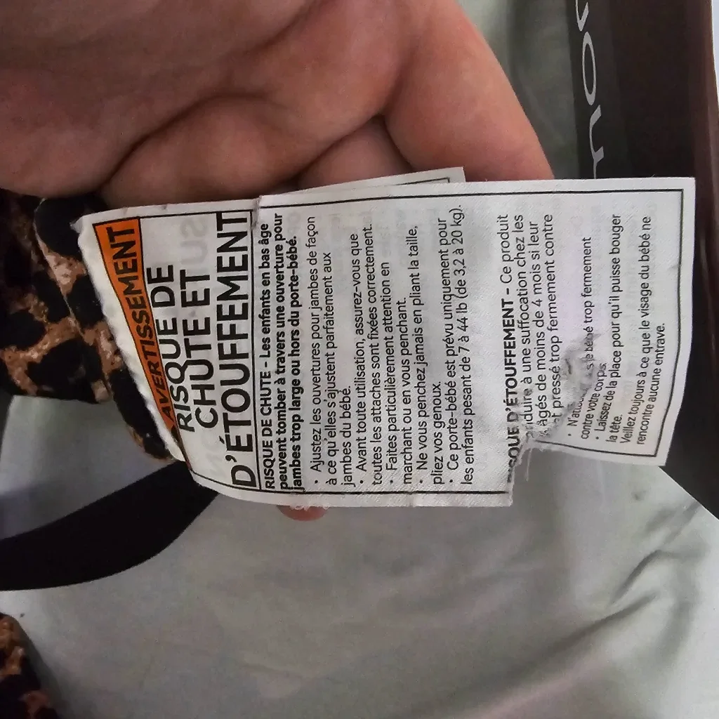 Momcozy Baby Carrier - Leopard Print image indicator(4)