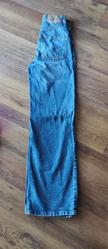 H&M &Denim Wide Leg Jeans - US Size 0 image indicator(2)