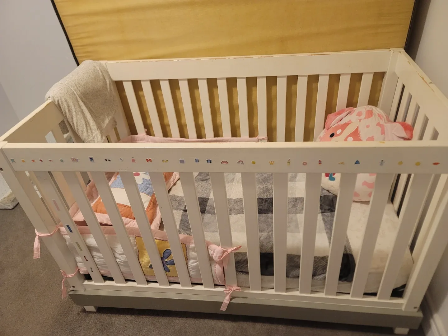 White Baby Crib image indicator(2)