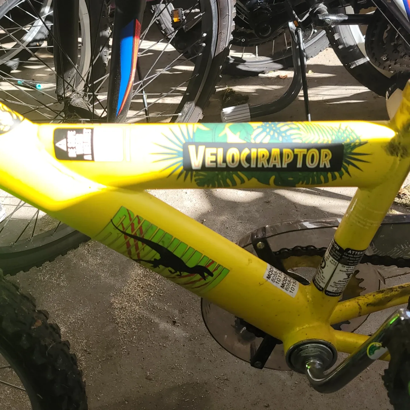 Jurassic World Velociraptor Kids' Bike 16" image indicator(4)