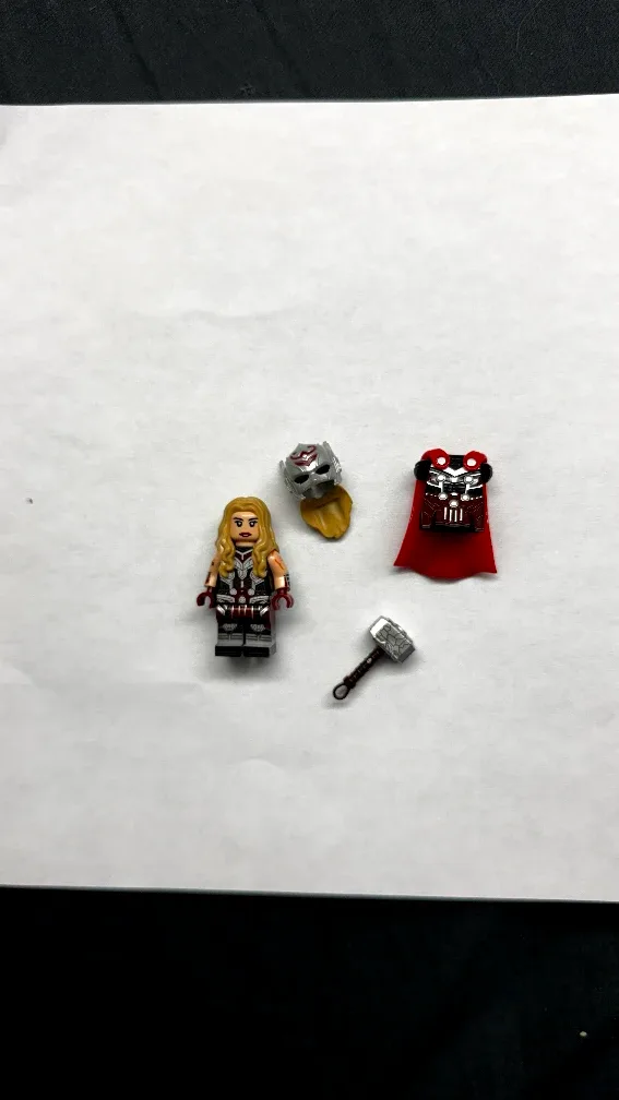 LEGO Marvel Thor Minifigure image indicator(3)