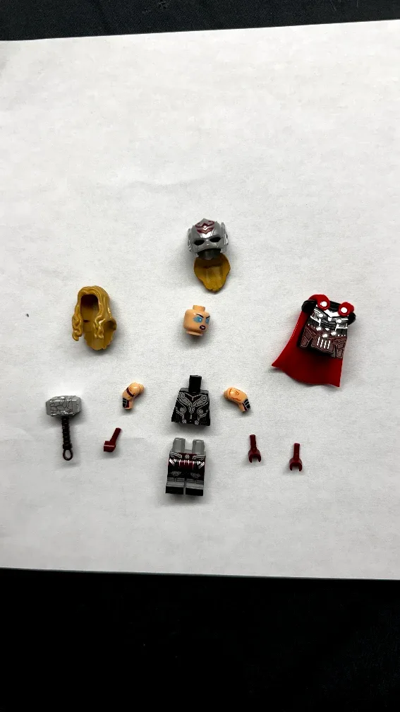 LEGO Marvel Thor Minifigure image indicator(4)