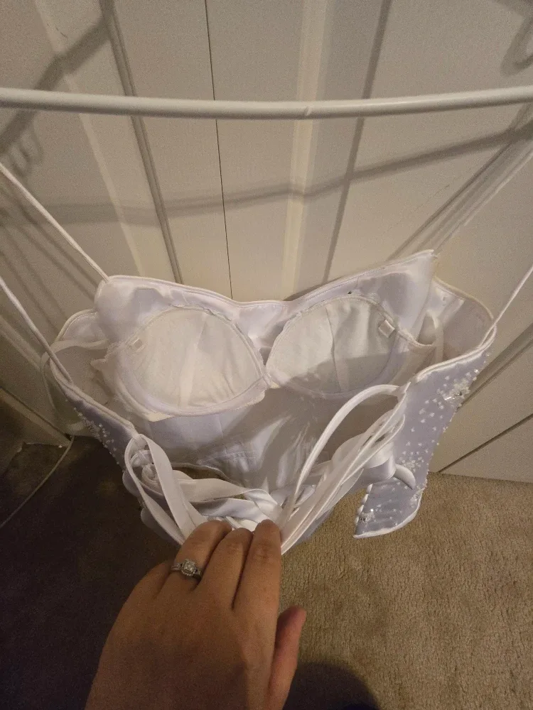 White Wedding Dress - Size 8 image indicator(10)