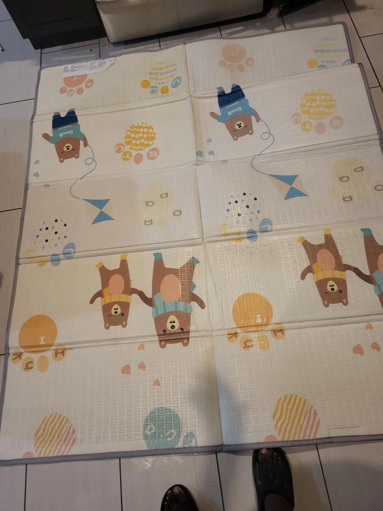 Cosco High Chair and Large Playmat - photo 2