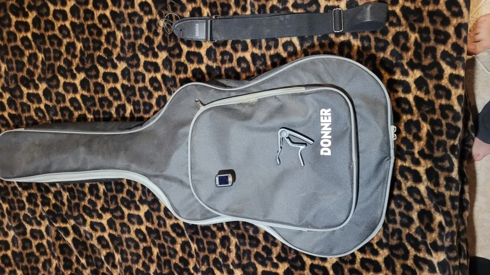 Donner Acoustic Guitar image indicator(6)