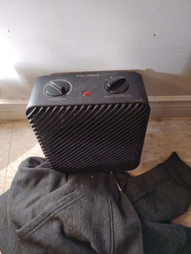 Pelonis Fan Forced Heater - Model PSH08F1ABBC