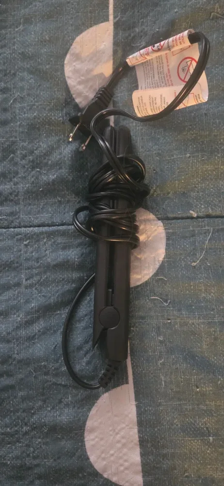 Pure Silk Mini Hair Straightener - New in Box! image indicator(3)