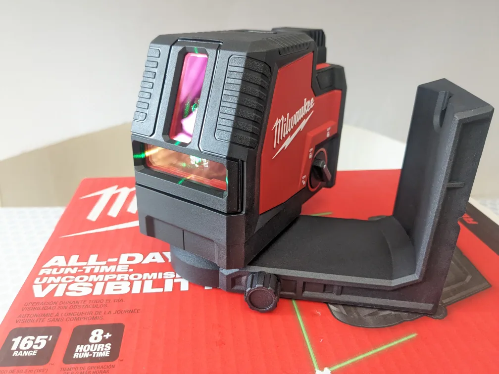 Milwaukee RECHARGEABLE Green Cross Line + Plum Points Laser image indicator(3)