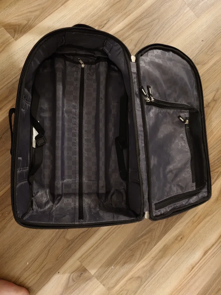 Ogio Black Wheeled Carryon Bag image indicator(2)