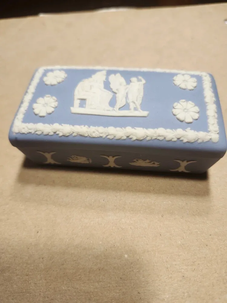 Wedgwood Jasperware Blue Trinket Box image indicator(4)