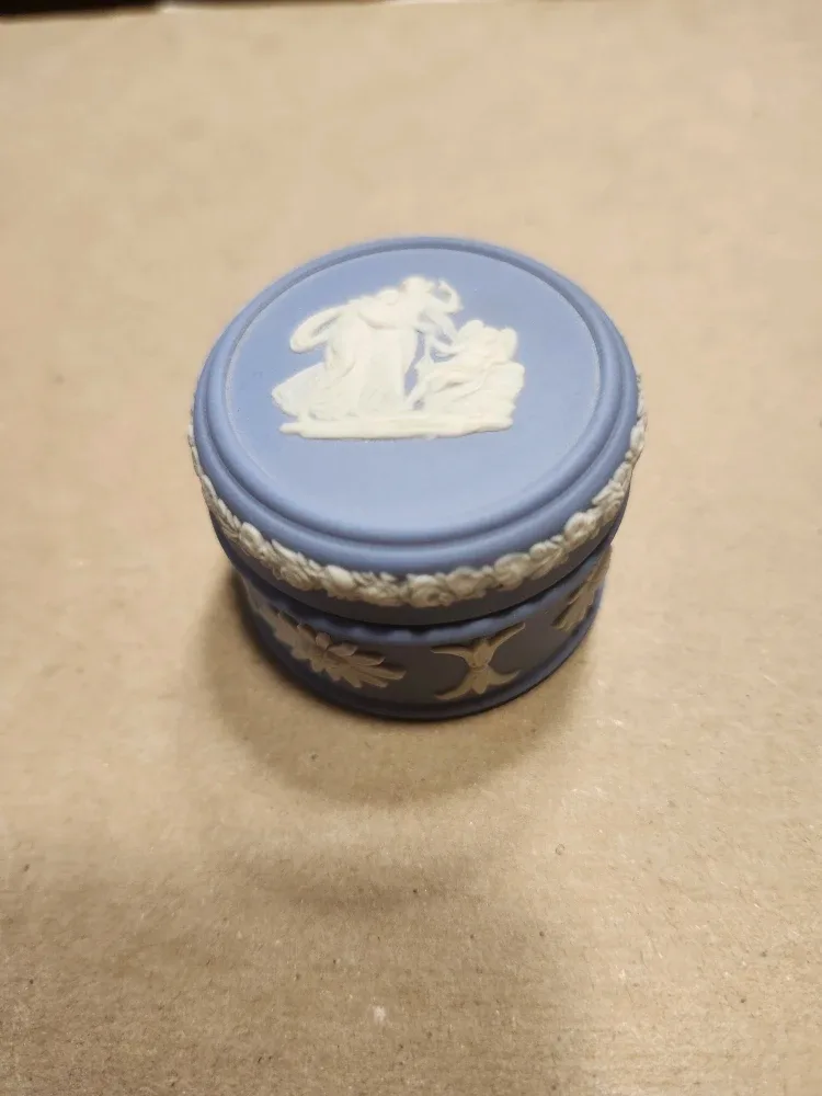 Wedgwood Jasperware Blue Trinket Box image indicator(5)