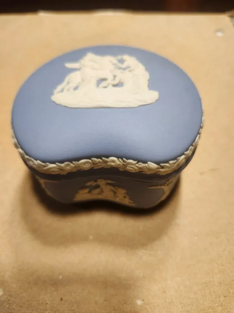 Wedgwood Jasperware Blue Trinket Box image indicator(6)
