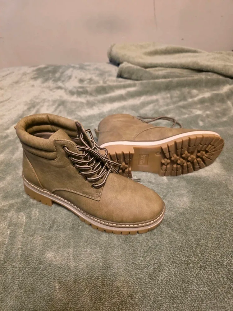 Tan Ankle Boots image indicator(2)