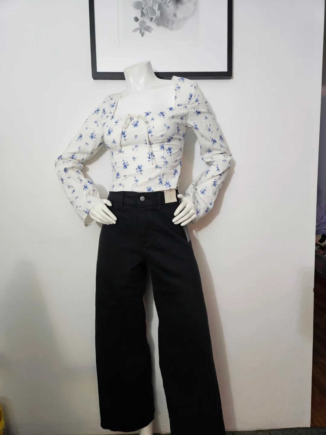 Black Wide Leg Jeans image indicator(2)