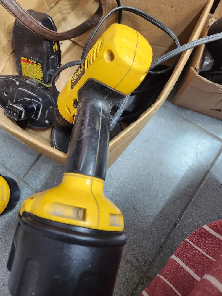 DeWalt Cordless Drill image indicator(2)