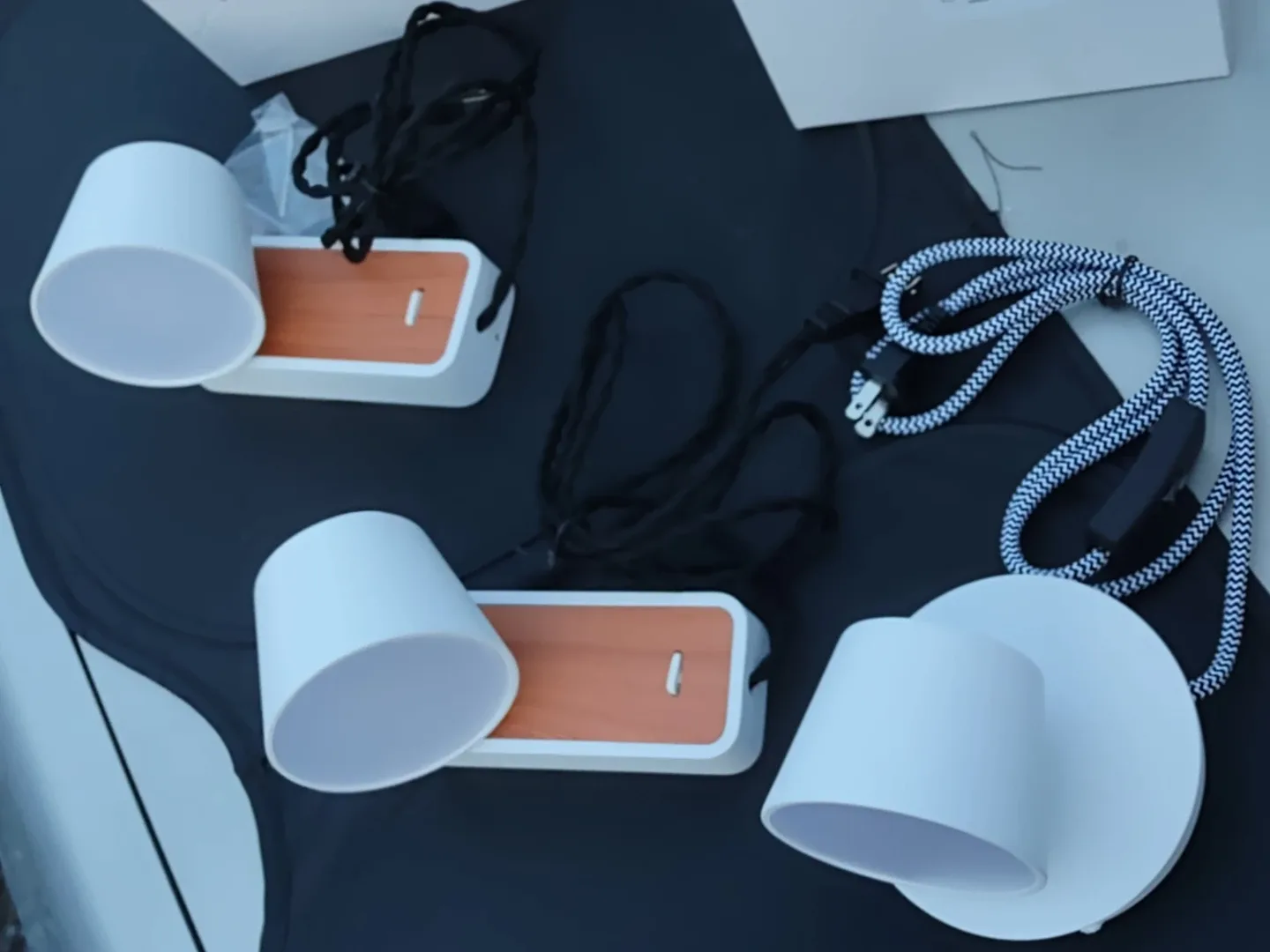 Set of 3 White Table Lamps image indicator(4)