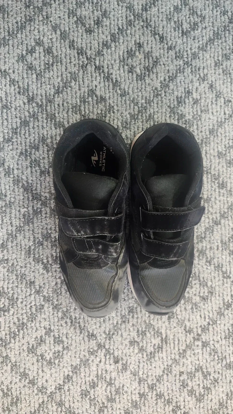 Athletic Works Black Shoes - Size 7 image indicator(2)