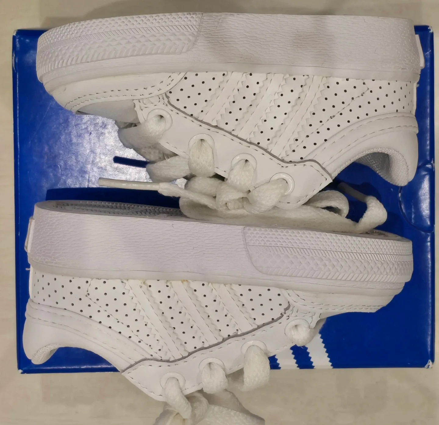 Cute Adidas Americana Baby/Toddler Shoes! - Size 3 image indicator(5)