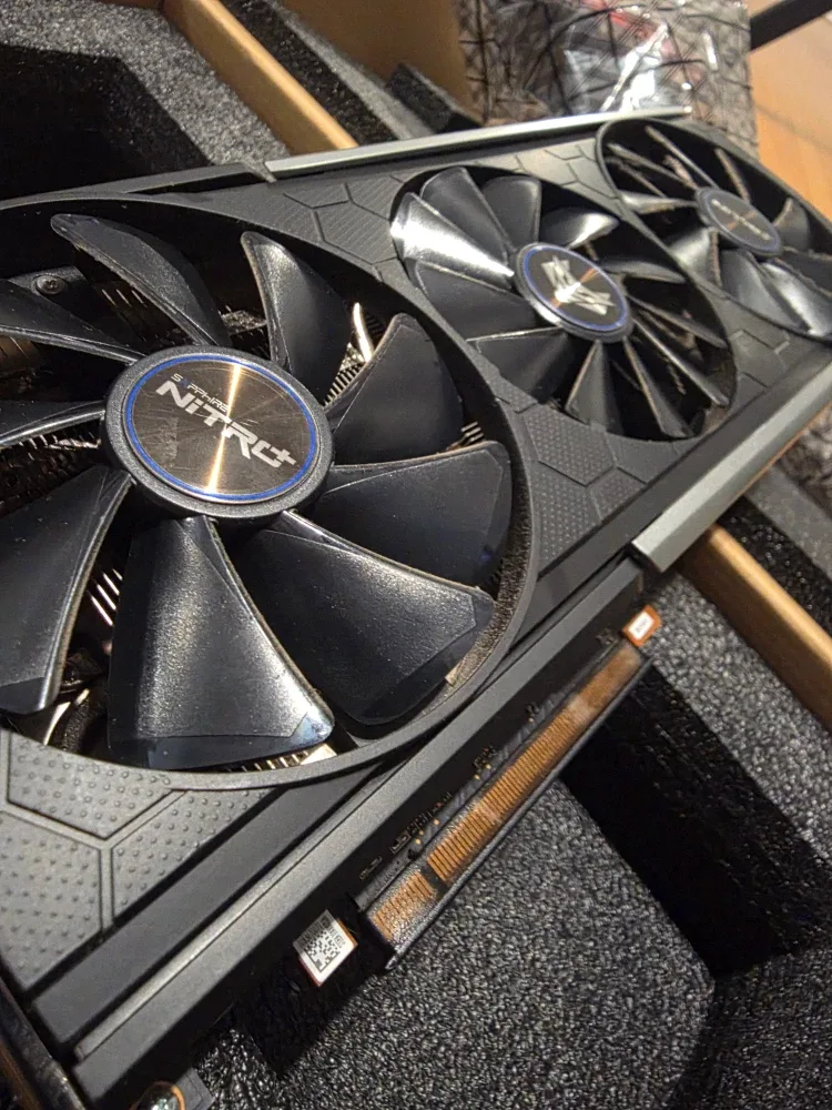 New Sapphire Nitro+ AMD Radeon RX 5700 XT 8GB image indicator(2)