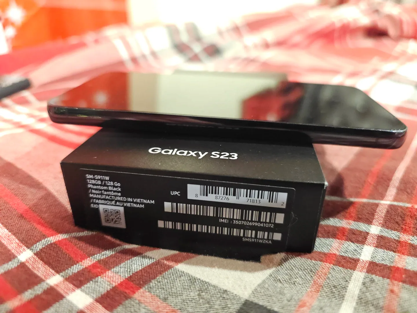 Samsung Galaxy S23 Black 128 GB (4 Cases Included) image indicator(9)