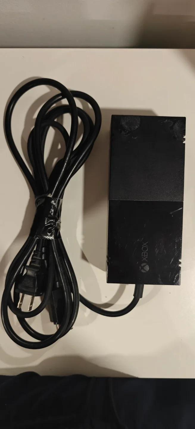 Xbox One (Model 1540) – 500GB – Good Condition image indicator(5)