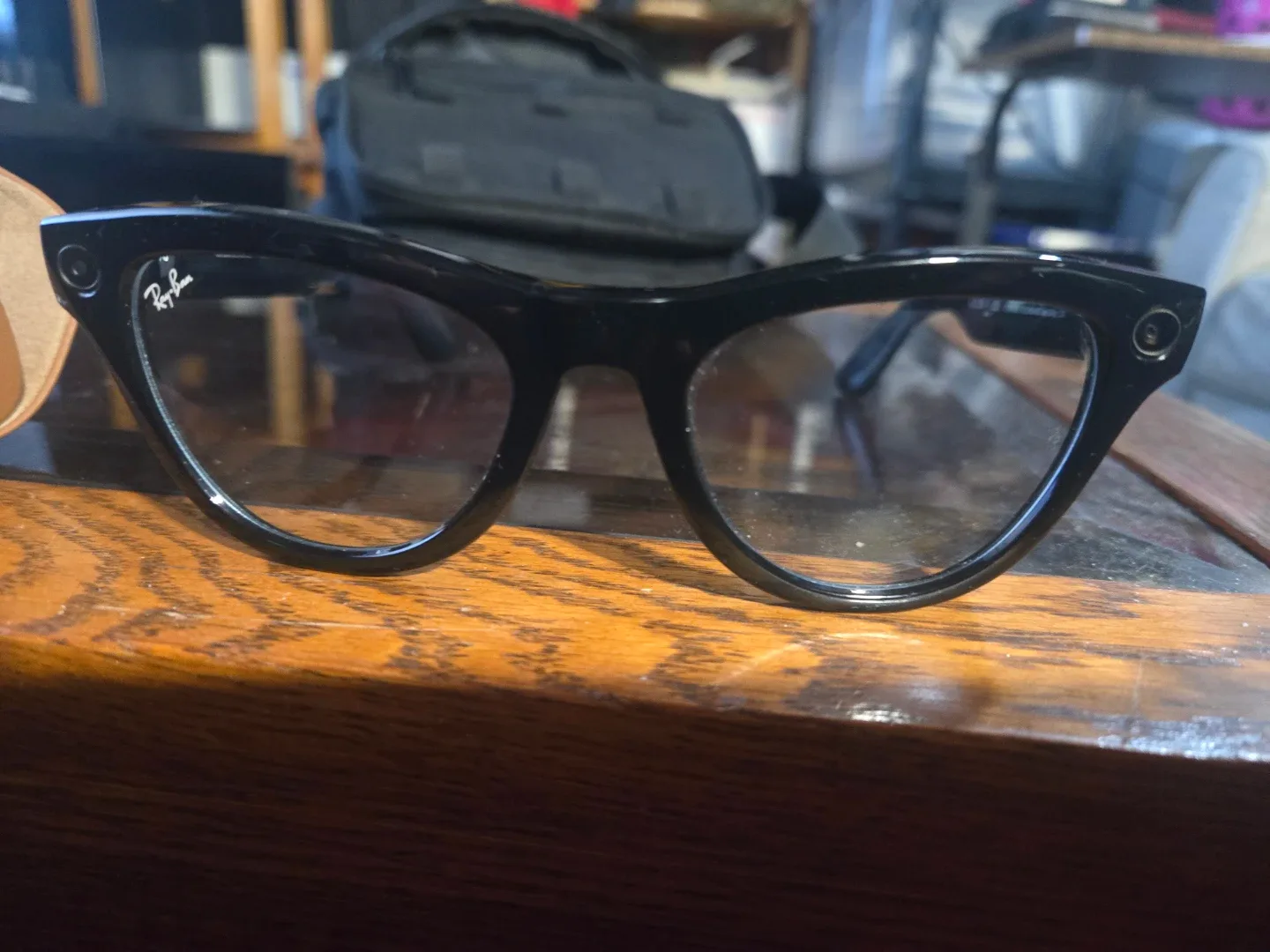 Ray-Ban Meta Wayfarer Smart Glasses - Black image indicator(2)