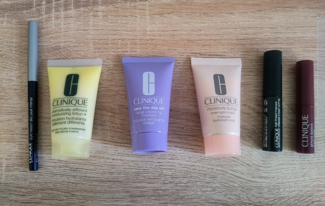 Clinique 7-Piece Deluxe Travel Gift Set (Brand New) - photo 3